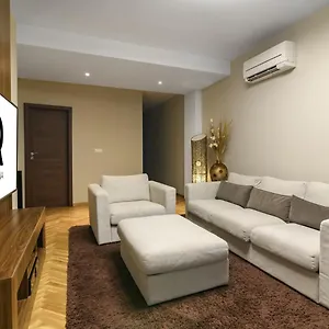 Апартаменты Beachfront 3-bedroom With Jaccuzi And Barbecue In The Back, Варна